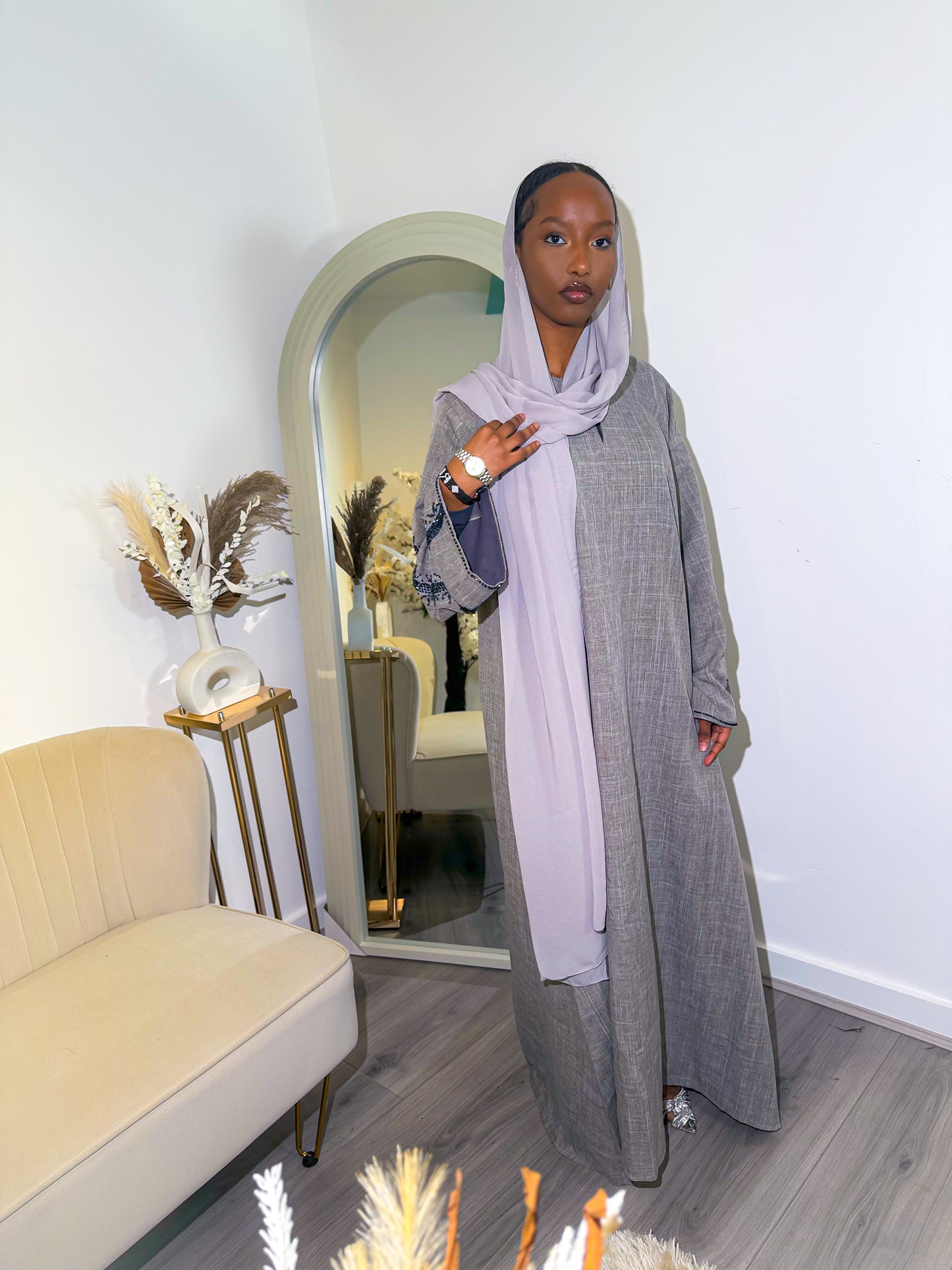 Closed Linen Abaya - Aaliyah